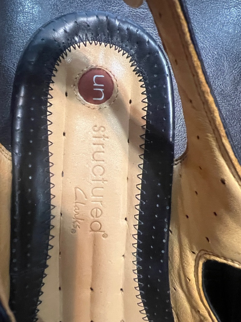 Clarks Black Leather Comfort Slingback Sandals - Picture 2 of 7